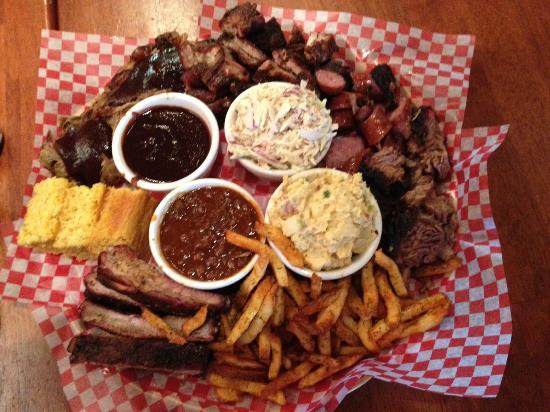 KettleHut SmokeHouse – The Best BBQ Around!